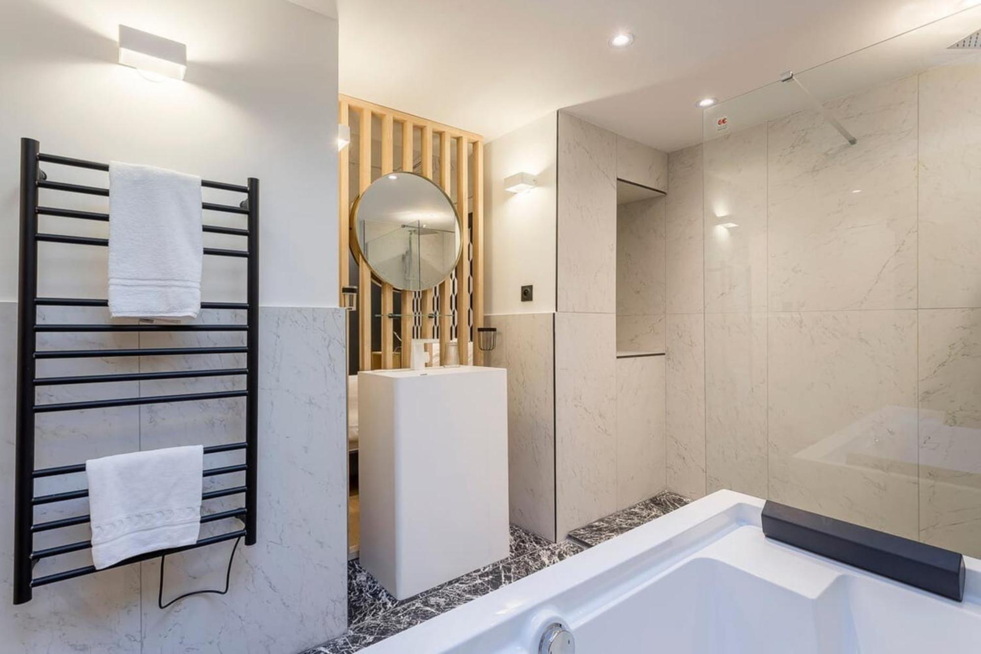 Victor Hugo Romantic Suite - Sauna Et Balneo Lyon Exteriér fotografie
