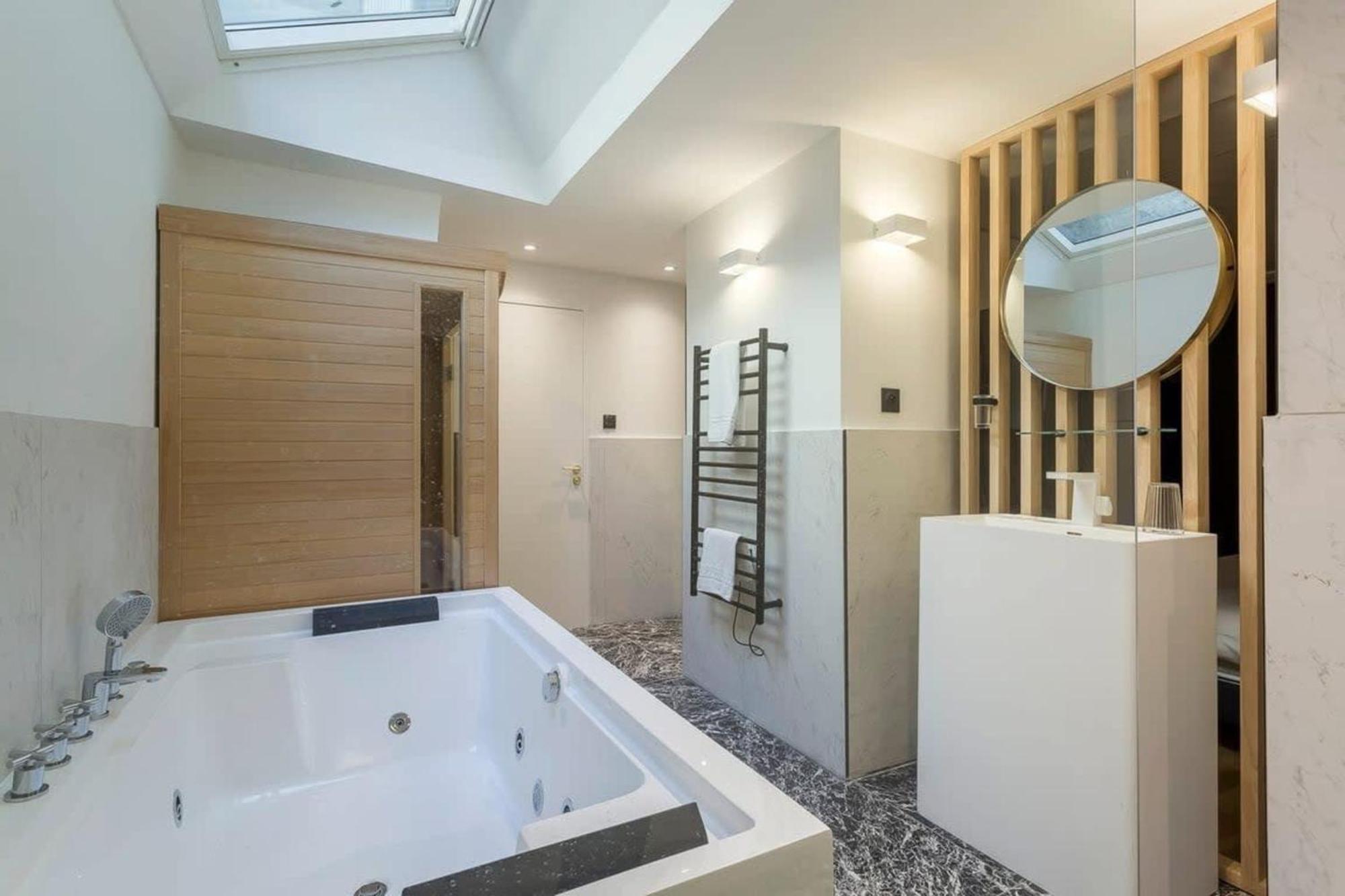 Victor Hugo Romantic Suite - Sauna Et Balneo Lyon Exteriér fotografie